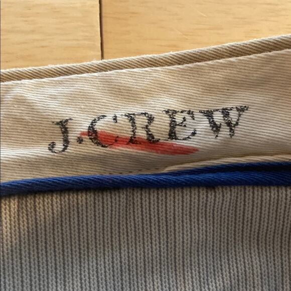 J Crew Men's Khaki 9” Shorts - Picture 3 of 6